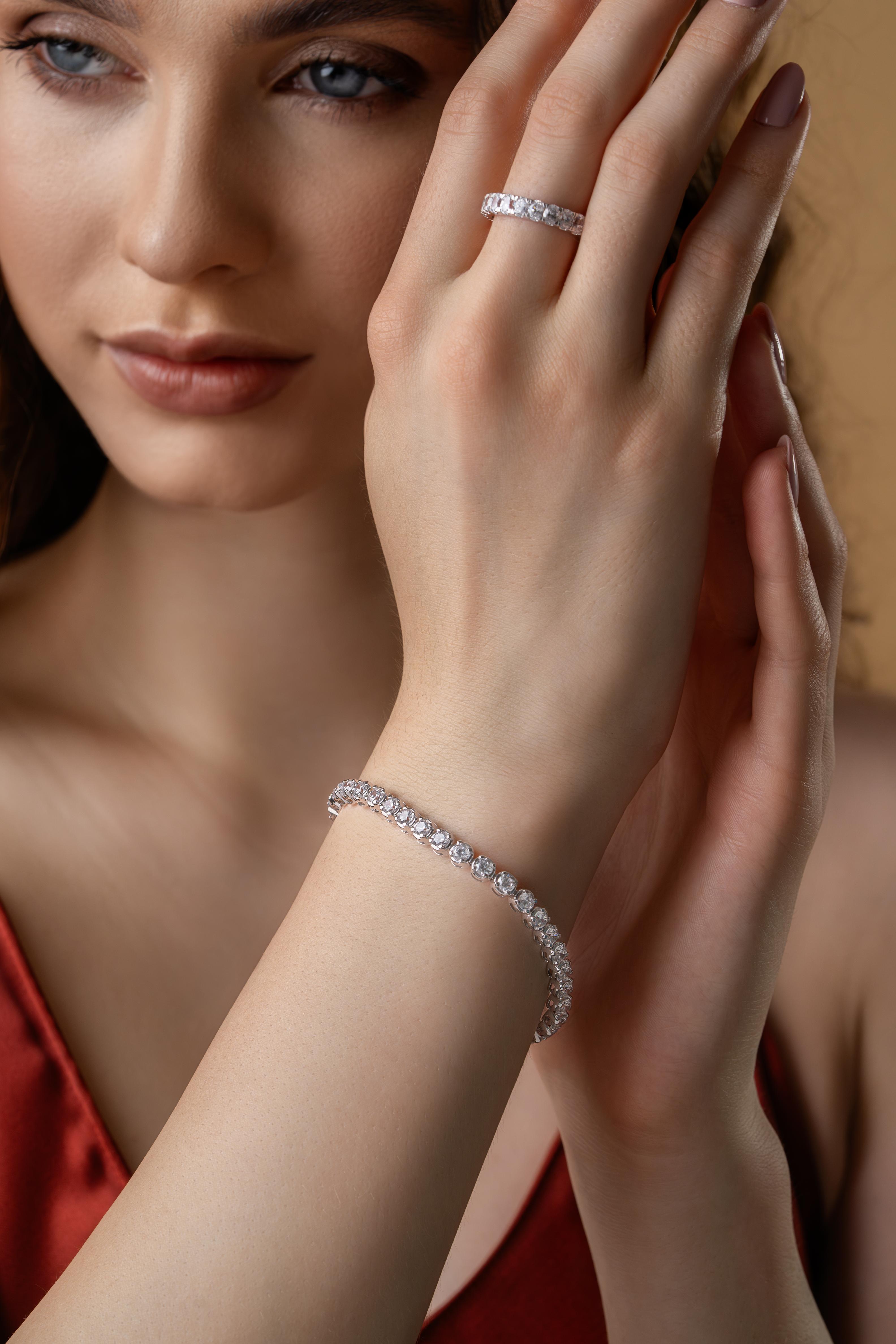 Infinity Glow Round Diamond Tennis Bracelet